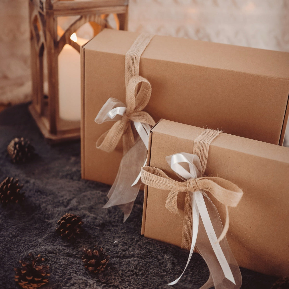 Starter Set Geschenkbox in zwei Grössen, von Hand verpackt mit Schleife