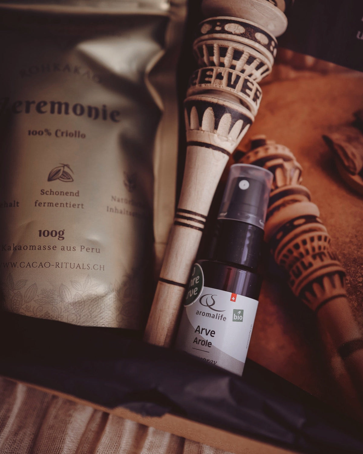 Rohkakao Zeremonie, Molinillo und Arve-Aromaspray in der Kakaozeremonie Geschenkbox
